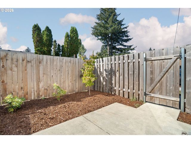 5720 Se DUKE St, Portland, OR 97206