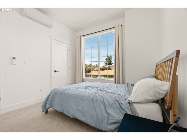 5720 Se DUKE St, Portland, OR 97206