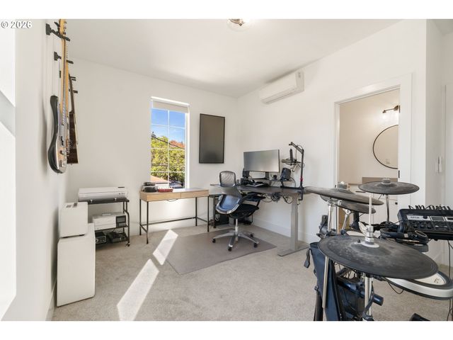5720 Se DUKE St, Portland, OR 97206