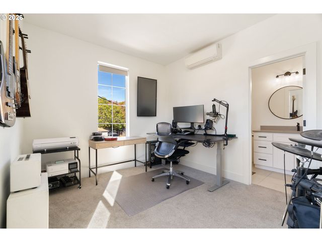 5720 Se DUKE St, Portland, OR 97206