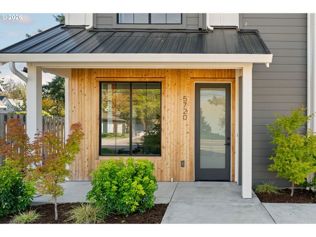 5720 Se DUKE St, Portland, OR 97206