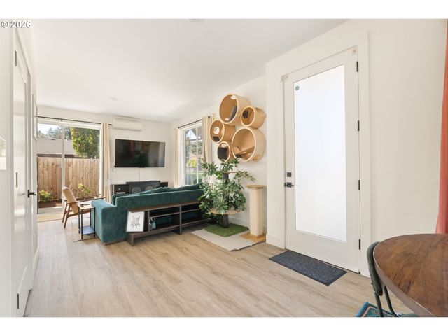 5720 Se DUKE St, Portland, OR 97206
