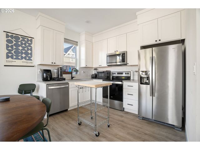 5720 Se DUKE St, Portland, OR 97206