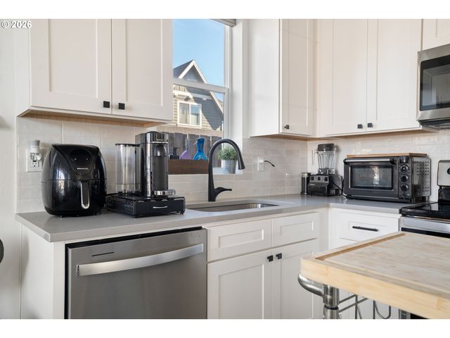 5720 Se DUKE St, Portland, OR 97206