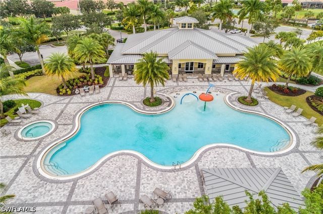 2022 Fairmont LN, Naples, FL 34120