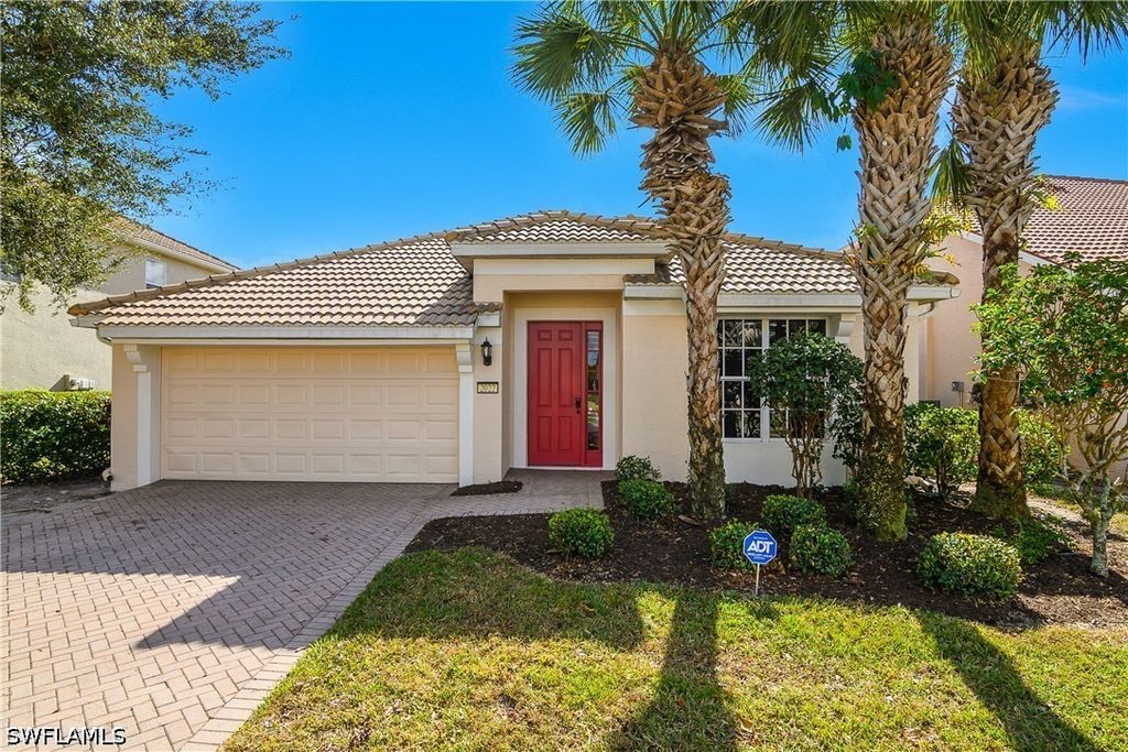 2022 Fairmont LN, Naples, FL 34120
