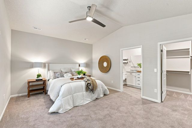 211 S Gatewood St, Valley Center, KS 67147