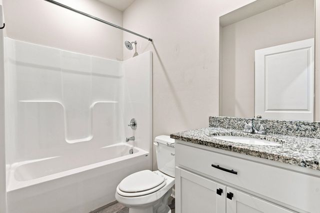 211 S Gatewood St, Valley Center, KS 67147