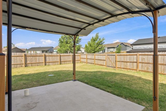 211 S Gatewood St, Valley Center, KS 67147