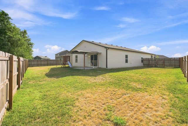 211 S Gatewood St, Valley Center, KS 67147