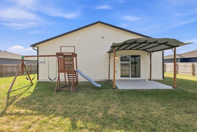 211 S Gatewood St, Valley Center, KS 67147