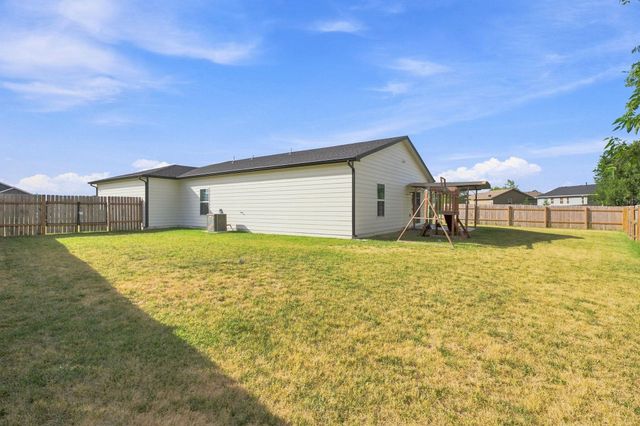 211 S Gatewood St, Valley Center, KS 67147