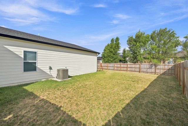211 S Gatewood St, Valley Center, KS 67147