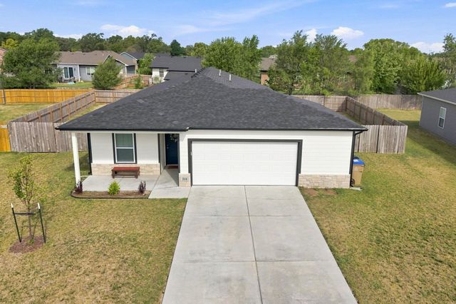 211 S Gatewood St, Valley Center, KS 67147