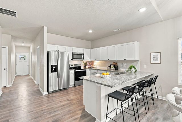 211 S Gatewood St, Valley Center, KS 67147
