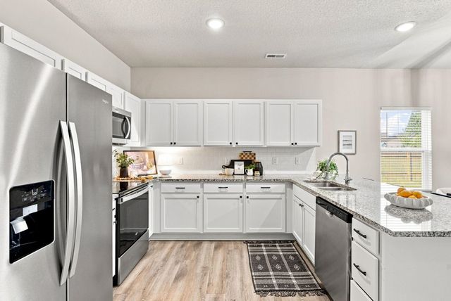 211 S Gatewood St, Valley Center, KS 67147