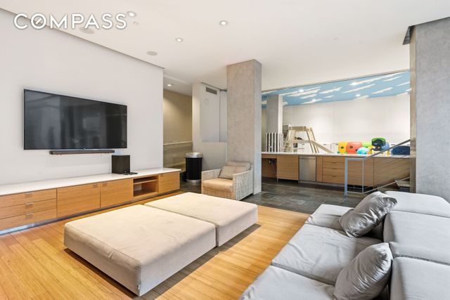 303 E 33rd St Apt 5H, New York City, NY 10016