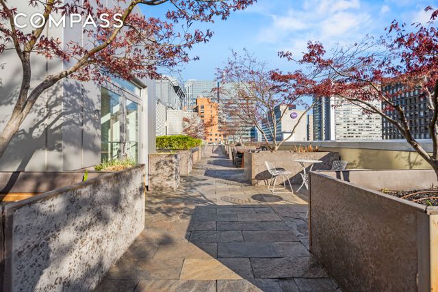 303 E 33rd St Apt 5H, New York City, NY 10016
