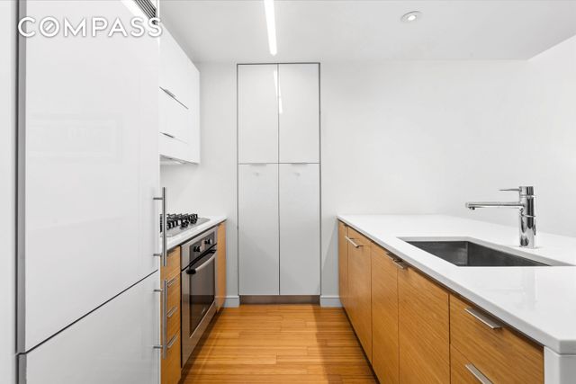 303 E 33rd St Apt 5H, New York City, NY 10016