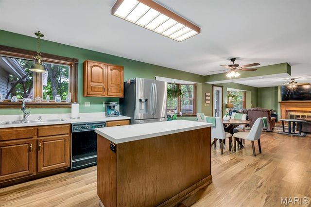 1338 Gainsborough Court, Lake Sherwood, MO 63357