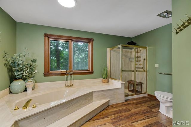 1338 Gainsborough Court, Lake Sherwood, MO 63357