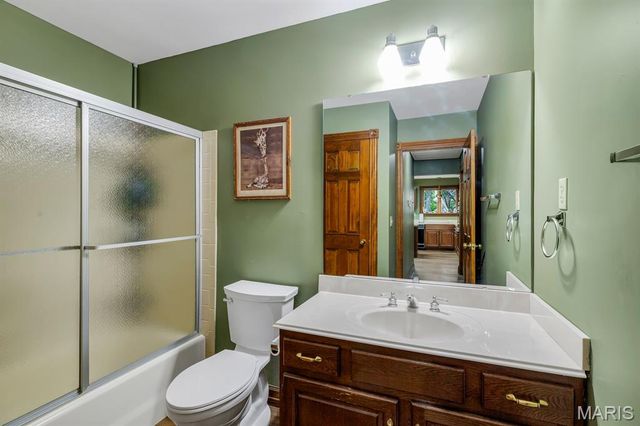 1338 Gainsborough Court, Lake Sherwood, MO 63357