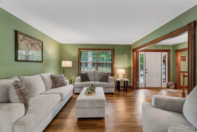 1338 Gainsborough Court, Lake Sherwood, MO 63357