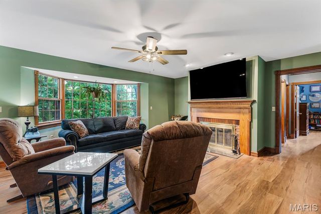 1338 Gainsborough Court, Lake Sherwood, MO 63357
