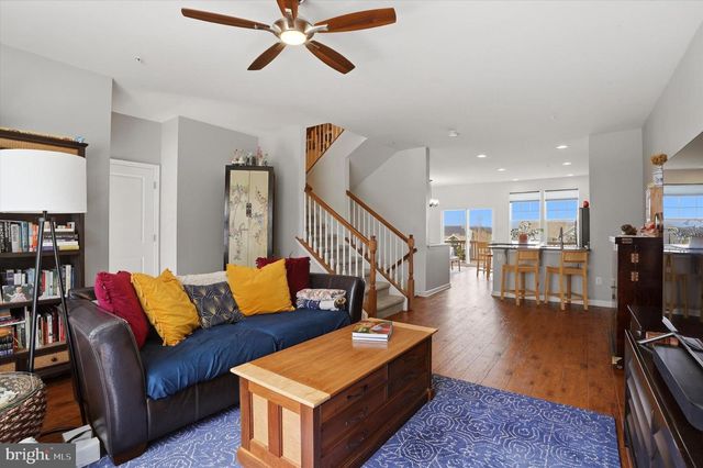 327 DAWSON PL, Downingtown, PA 19335