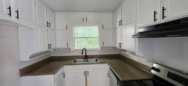 6432 Summit Ridge Drive, Watauga, TX 76148