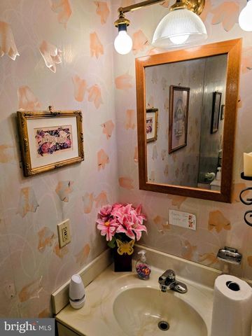 1036 HAZELWOOD DR, Philadelphia, PA 19150