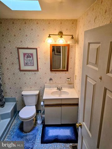 1036 HAZELWOOD DR, Philadelphia, PA 19150