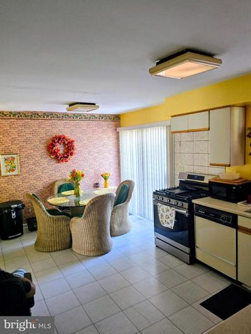 1036 HAZELWOOD DR, Philadelphia, PA 19150