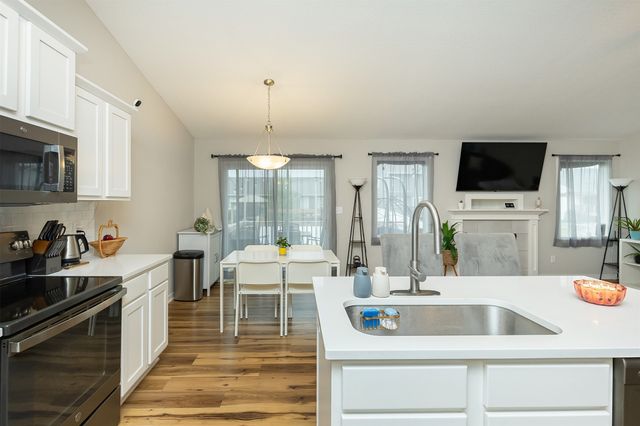 1225 Cedar Street, Waukee, IA 50263