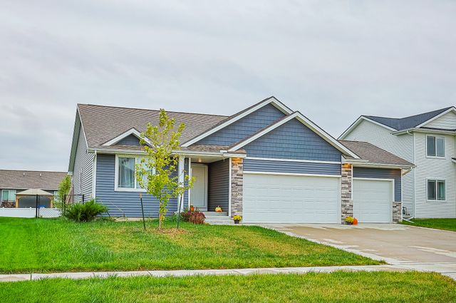 1225 Cedar Street, Waukee, IA 50263