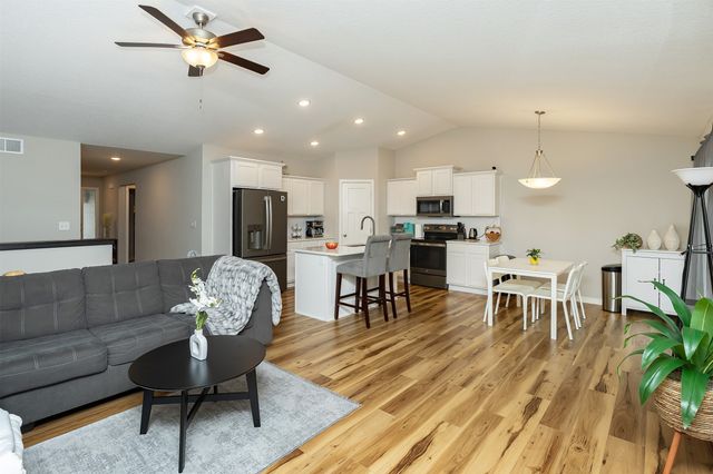 1225 Cedar Street, Waukee, IA 50263