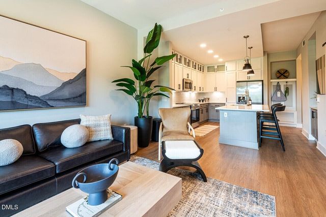 600 Carraway Crossing S1, Chapel Hill, NC 27516