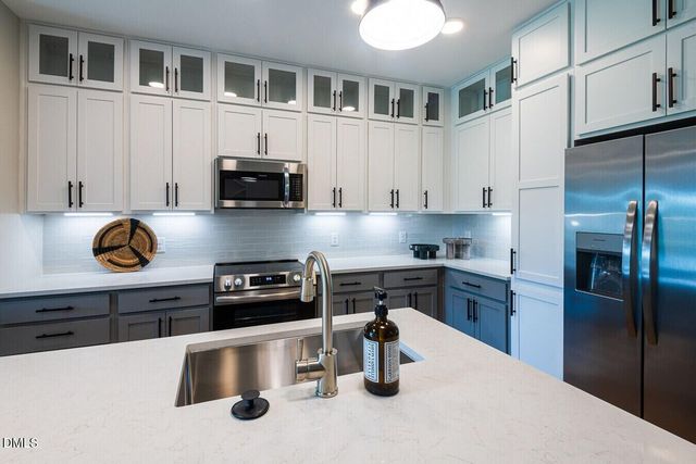 600 Carraway Crossing S1, Chapel Hill, NC 27516