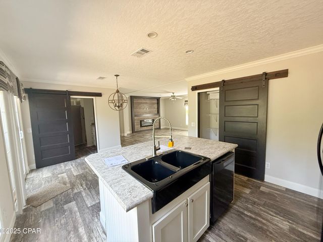 1818 Kaham Lane, Grand Ridge, FL 32442