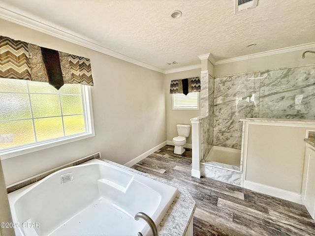 1818 Kaham Lane, Grand Ridge, FL 32442