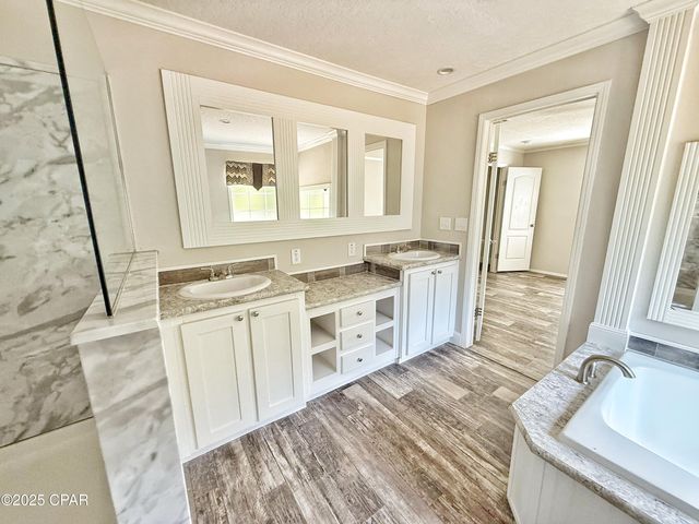 1818 Kaham Lane, Grand Ridge, FL 32442