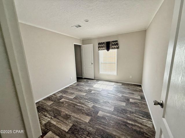 1818 Kaham Lane, Grand Ridge, FL 32442