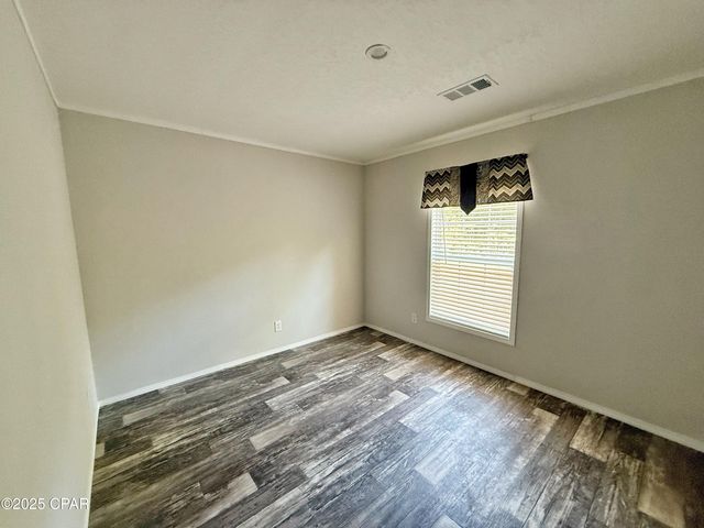 1818 Kaham Lane, Grand Ridge, FL 32442