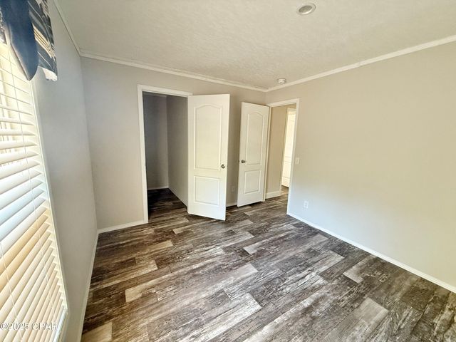 1818 Kaham Lane, Grand Ridge, FL 32442