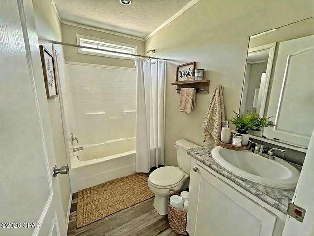 1818 Kaham Lane, Grand Ridge, FL 32442