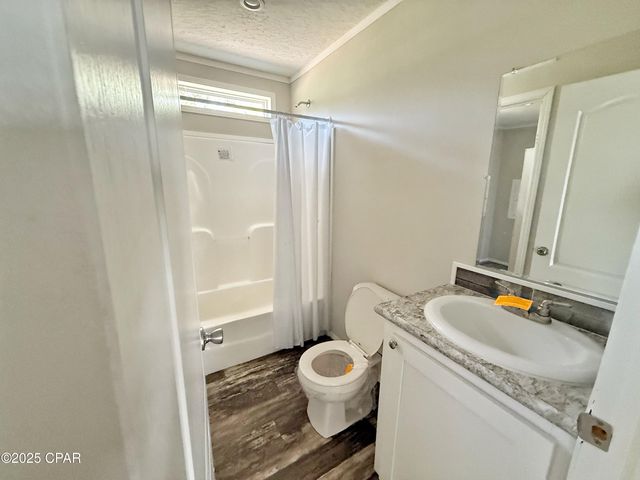 1818 Kaham Lane, Grand Ridge, FL 32442