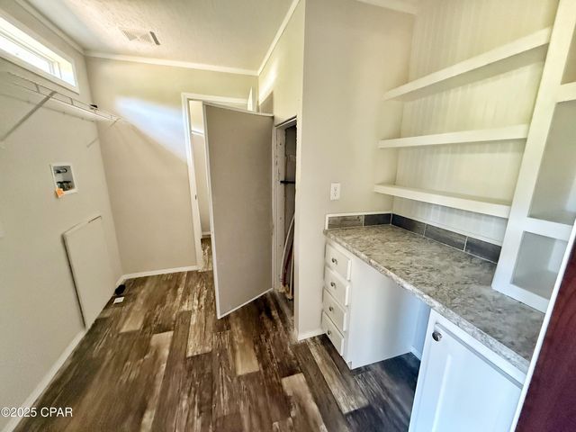 1818 Kaham Lane, Grand Ridge, FL 32442