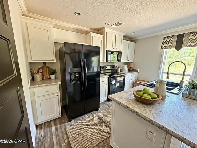 1818 Kaham Lane, Grand Ridge, FL 32442