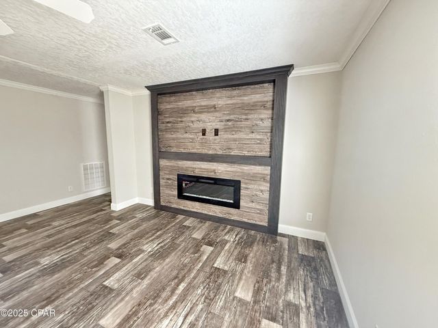 1818 Kaham Lane, Grand Ridge, FL 32442