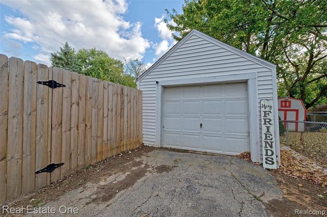 8247 Miller Road, Swartz Creek, MI 48473